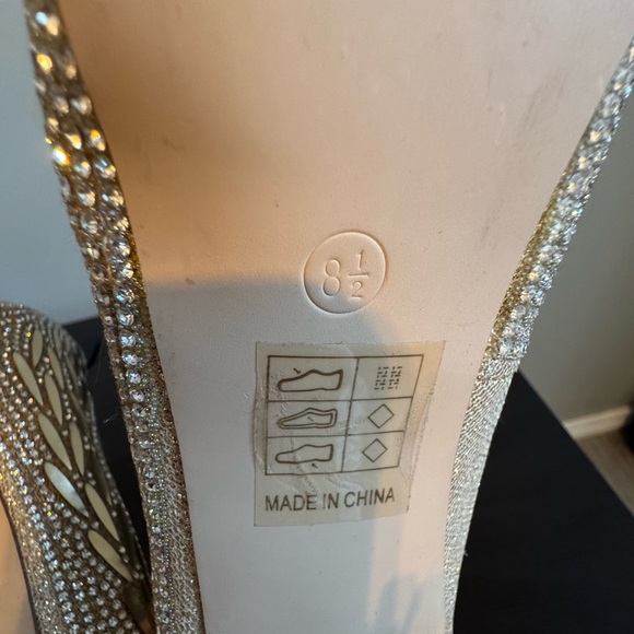 Escarpins OR parfaits pour les Fêtes 8.5 - Picture 9 of 10